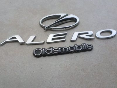 GM 22655988 Rear Compartment Lid Emblem