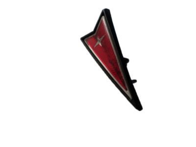 GM 22589579 Radiator Grille Emblem Assembly Opening Cover *Red/Black