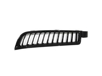 GM 23254477 Grille, Rear Bumper Fascia Center *Carbon Flasht